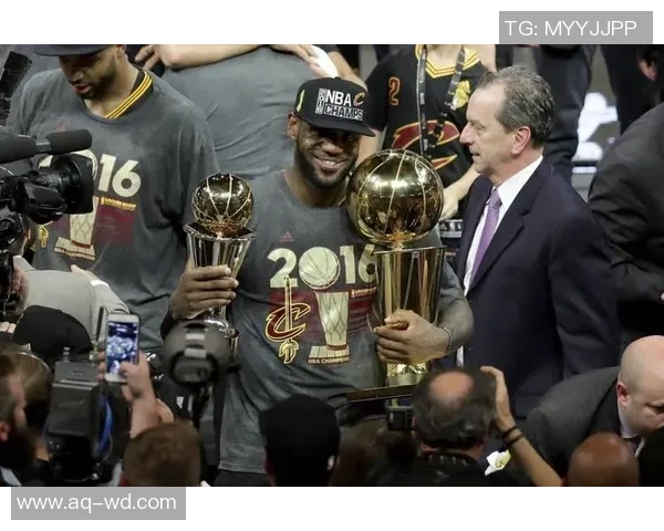 骑士与勇士2018年总决赛第一场第四节精彩回顾与关键时刻分析